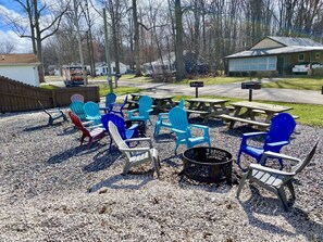 Outdoor dining - GOTL Strip Suite #3- Sunset Vacation Rentals (Geneva)