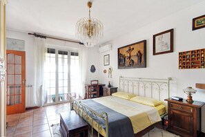 3 dormitorios, tabla de planchar con plancha, wifi gratis y ropa de cama