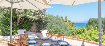 Villa "Scorpion House" with Sea View, Wi-Fi, Garden & Terrace