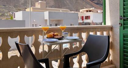 Apartment "Vacation Home La Sanjora" Close to the Beach with Wi-Fi & Balcony