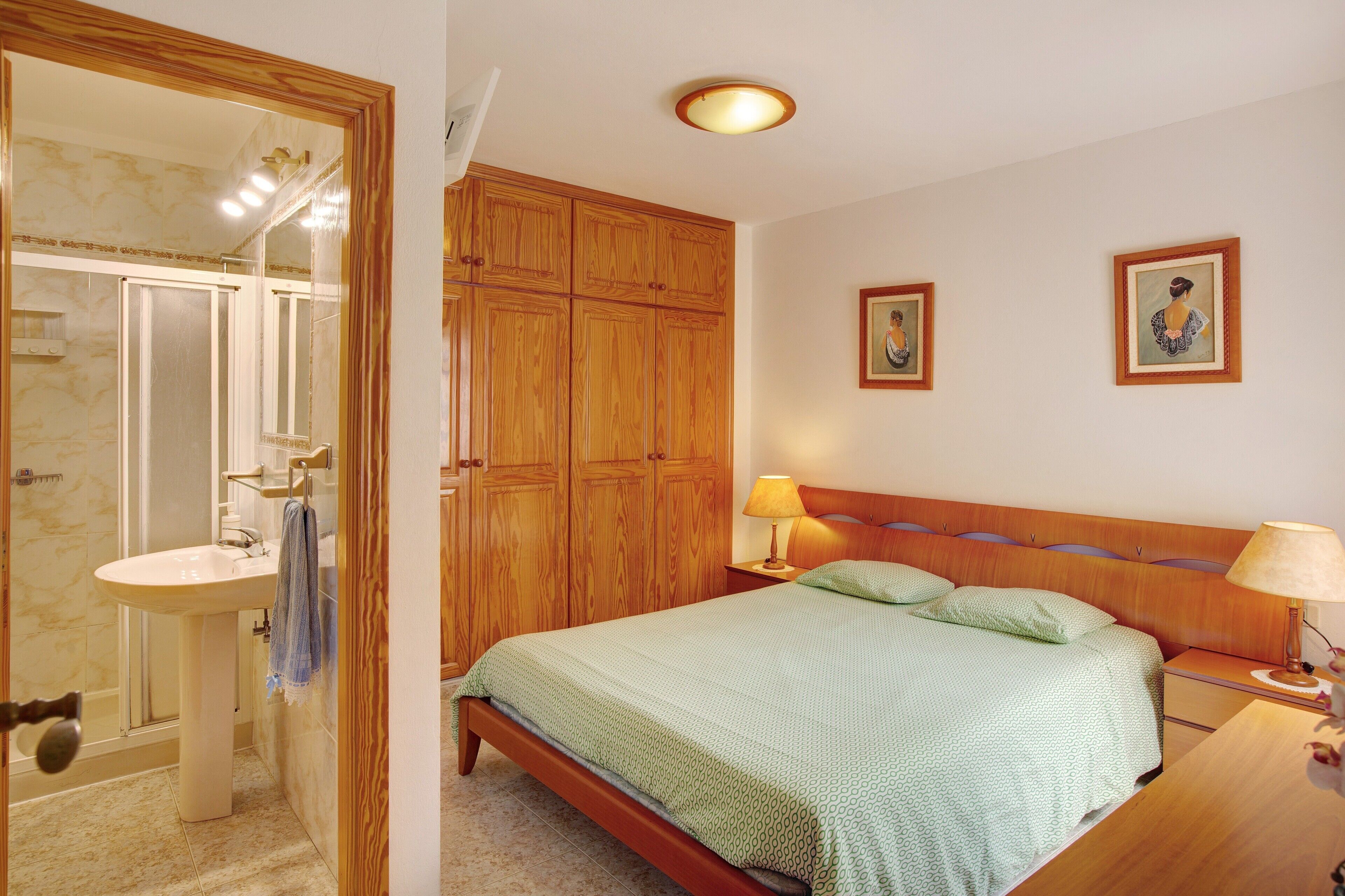 3 bedrooms, iron/ironing board, free WiFi, bed sheets