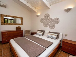 4 chambres, fer et planche à repasser, Wi-Fi gratuit, draps fournis