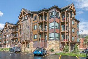 Exterior - Dillon Ski Hub |Modern Sail Lofts Condo with Fireplace |Heated Garage |Summit Shuttle Access (Dillon)