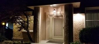 Unique and space single family house, close to Naperville downtown
