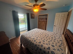 3 habitaciones, escritorio, tabla de planchar con plancha y wifi gratis 