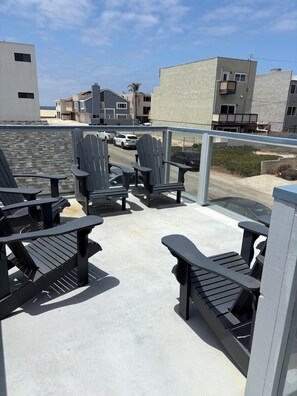 Terrace/patio - The Deck House on the Silver Strand (Oxnard)