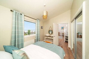 Desk, iron/ironing board, free WiFi, bed sheets