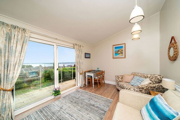 TV - FerryView Cottage - Breath Taking Vista (Broughty Ferry, Dundee)