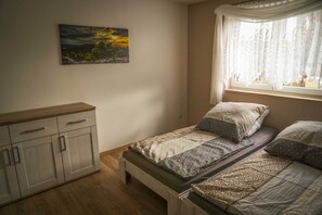 1 habitación, cuna de viaje, wifi y ropa de cama 