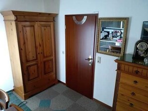 صورة غير مصنفة، 5 من 19، زرّ