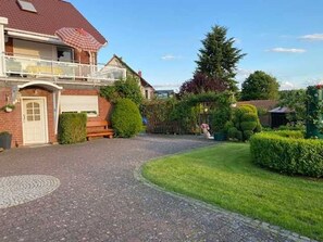 Unclassified image, 4 of 19, button