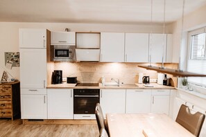 Køleskab, mikrobølgeovn, ovn, opvaskemaskine