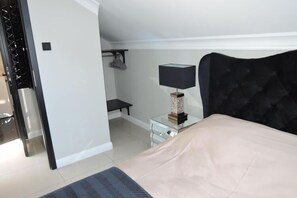 2 多间卧室、免费 WiFi