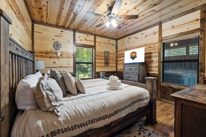 4 bedrooms, iron/ironing board, WiFi, bed sheets - Serenity Point in Hochatown/Broken Bow,OK (Broken Bow)