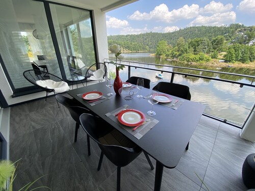 Apartments -Saaldorf WG 5 with balcony and view of the reservoir