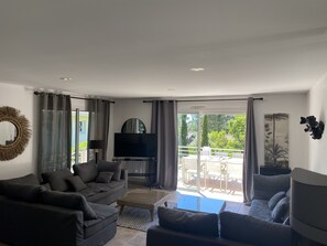 Télévision, espaces bureaux