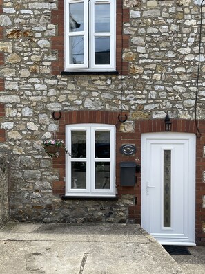Exterior detail - Cosy Devon Cottage in a stunning location (Axminster)