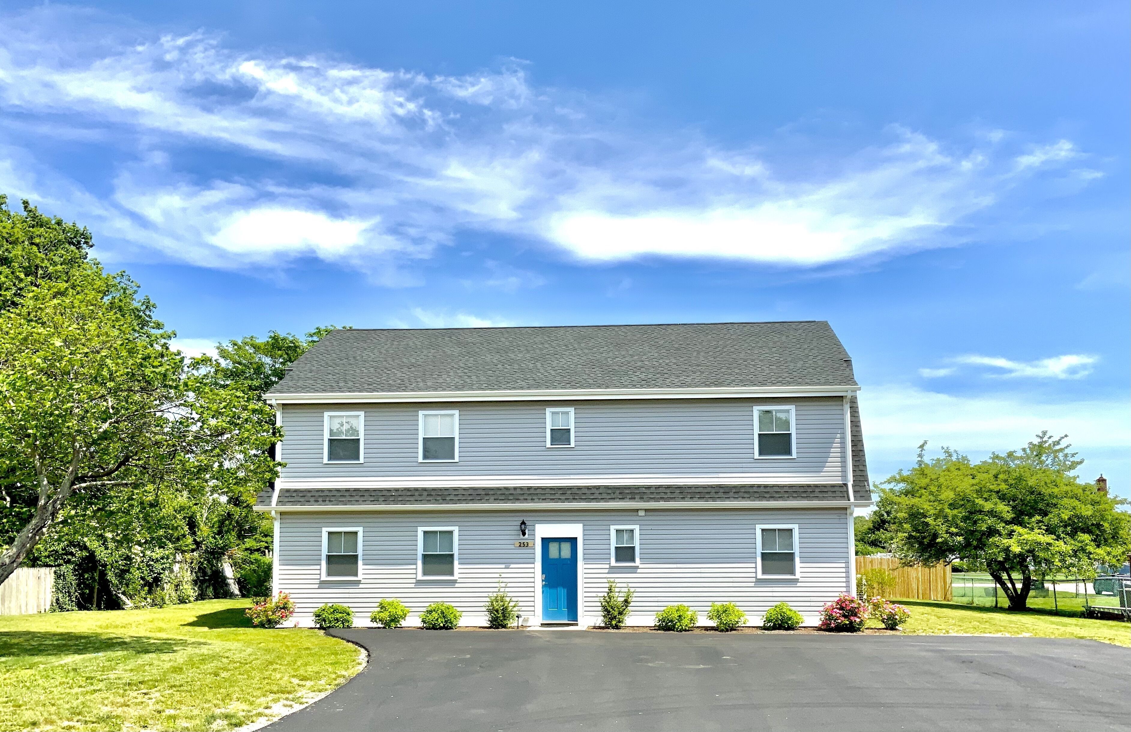 Enjoy Newport & Our Beaches In A Modern, Open Concept Home - Fits 12 Comfortably