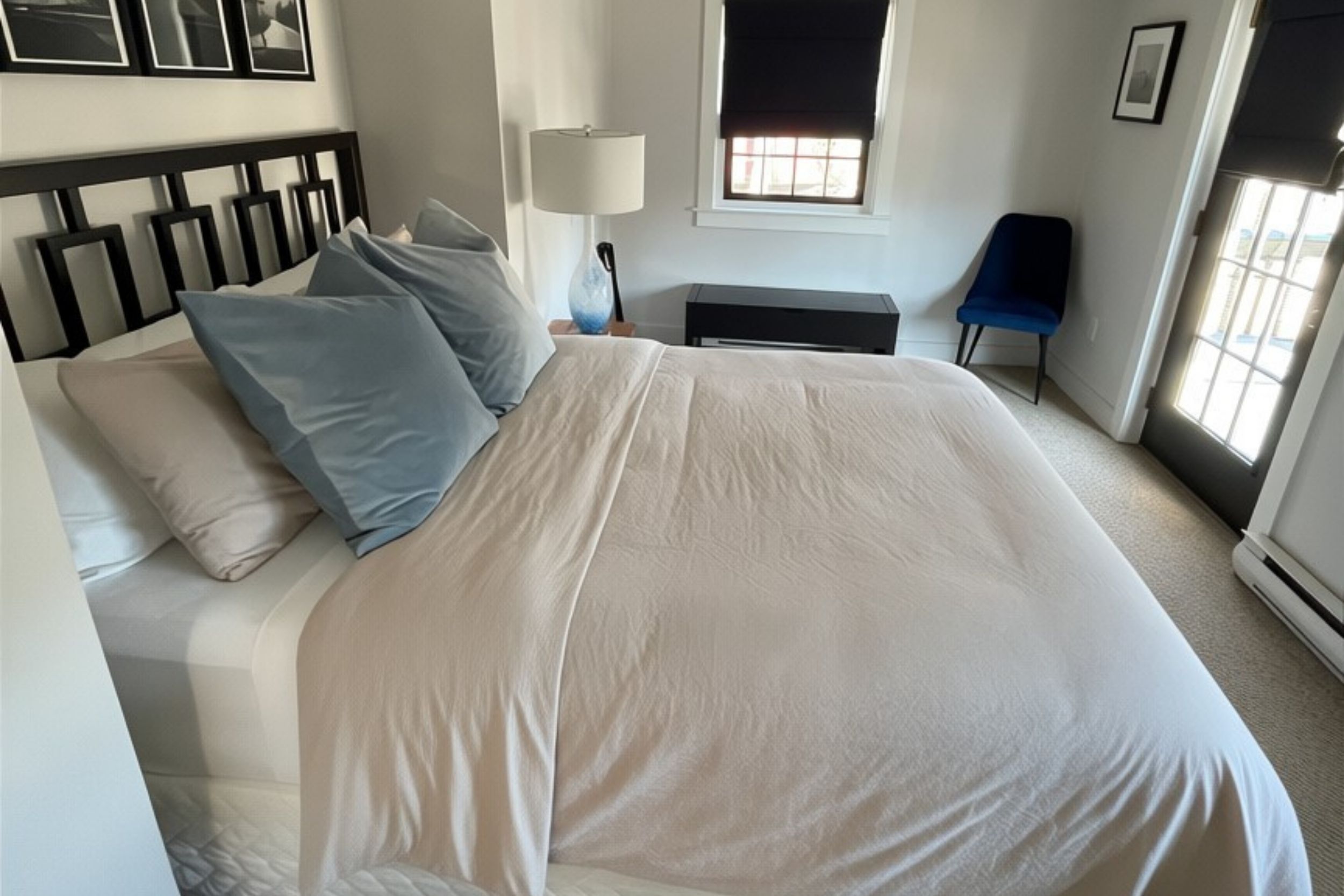4 bedrooms, desk, iron/ironing board, travel crib