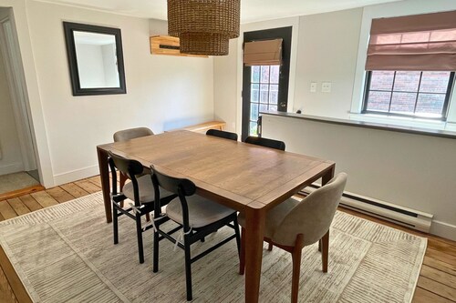 4Bdrm 2 Bath Gem Prime Location, Cozy & Convenient