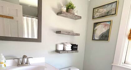 4Bdrm 2 Bath Gem Prime Location, Cozy & Convenient