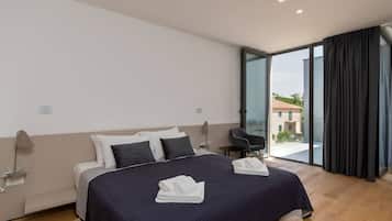 6 camere, una scrivania, ferro/asse da stiro, Wi-Fi