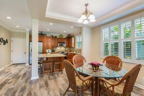Dining - Nihilani 4a 3 Bedroom Townhouse by RedAwning (Princeville)