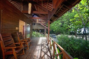 Terrace/patio - CASA SALINA Beachfront Property  -Families Vacations- (Provincia de Puntarenas)