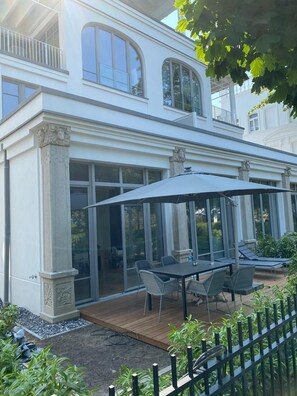 Exterior - Luxury apartment Ankerplatz directly on the promenade | beach chair & sauna | sea view (Binz)