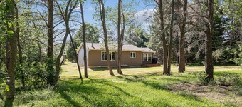 NEWLY REMODELED 2 BED CABIN ON ATV/SNOWMOBILE TRAIL