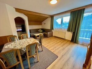 TV - Apartments Luxner - Fügen im Zillertal / Apartment with balcony  (Fügen)