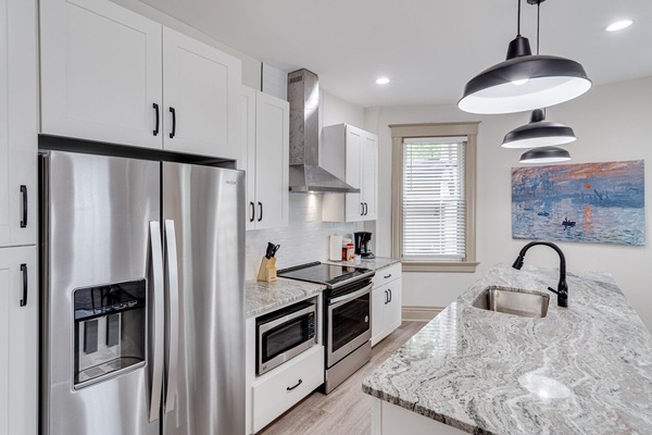 Refrigerador, microondas, horno, placa de cocina