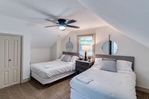 5 bedrooms, WiFi, bed sheets