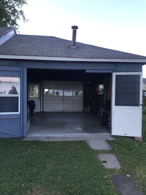 Exterior - Quiet property on lake Oneida (Brewerton)