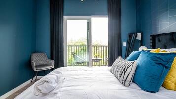 1 habitación, escritorio, tabla de planchar con plancha y wifi