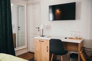 Classic Room | Iron/ironing board, free WiFi, bed sheets