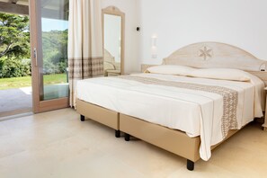 Classic Room | Minibar, in-room safe, desk, soundproofing - La Corte di Pulicinu (Arzachena)