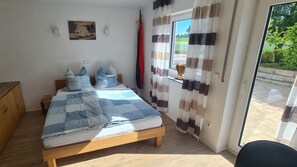 2 soverom, skrivebord, wi-fi (inkludert) og sengetøy