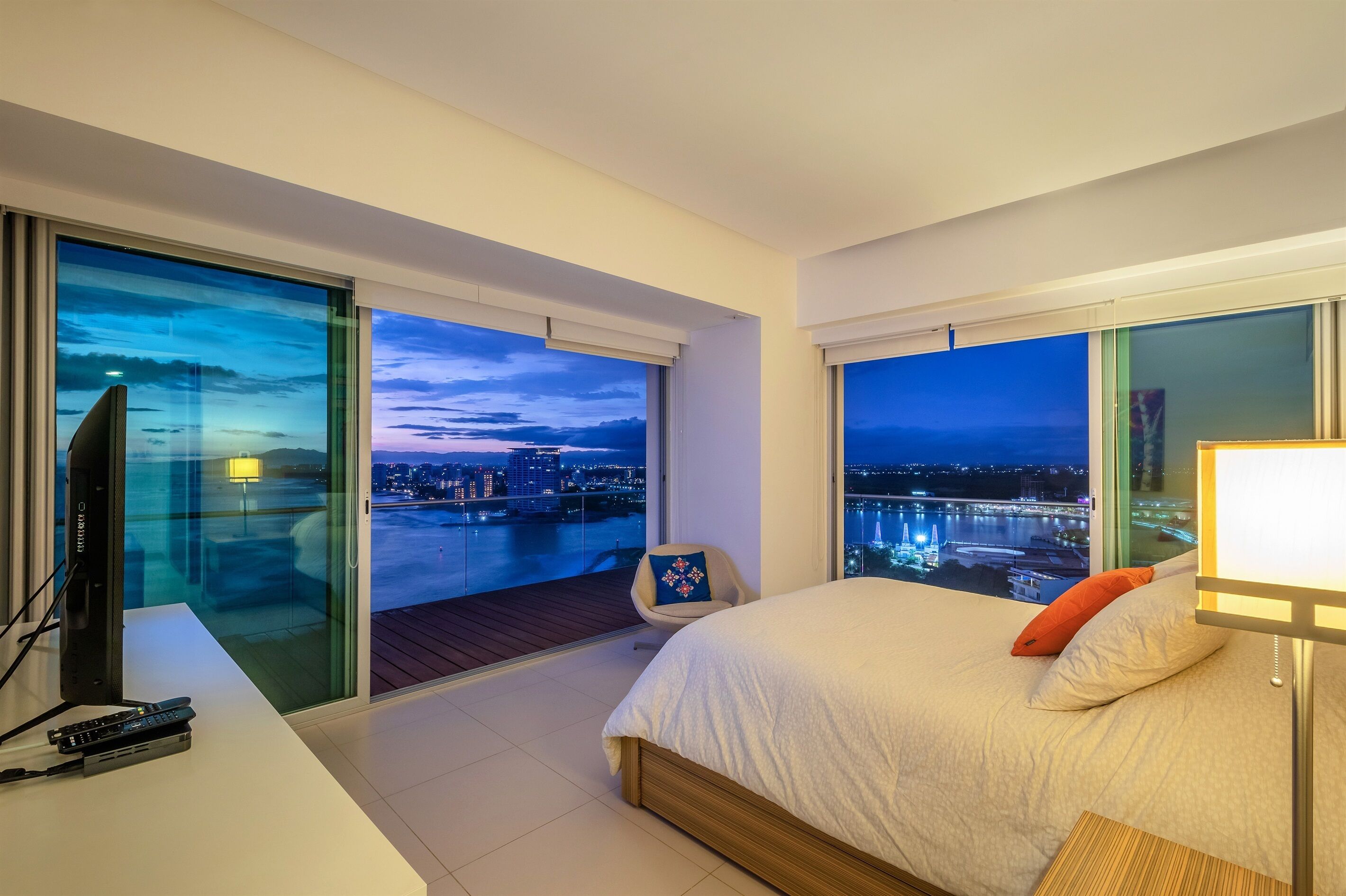 4 bedrooms, iron/ironing board, travel crib, free WiFi