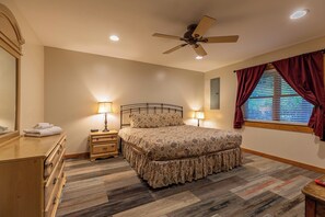 4 chambres, fer et planche à repasser, Wi-Fi gratuit, draps fournis