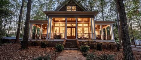 المنشأة من الخارج