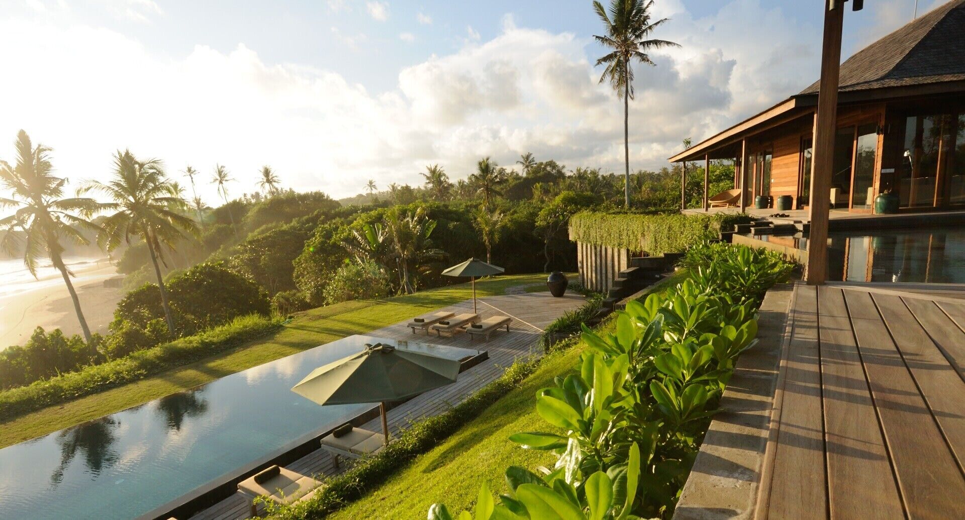 Bulung Daya Villa · AMAZING BEACH RETREAT (Chef\/Butler\/Driver\/Gym)