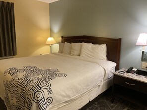 46 Schlafzimmer, Schreibtisch, WLAN