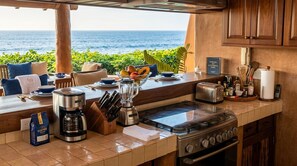 Fridge, microwave, stovetop, dishwasher - Casamar, beach front estate on Troncones Point (La Majahua)