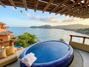 Terrace/patio - KauKan B7 Luxury Condo with Breathtaking View (Zihuatanejo)