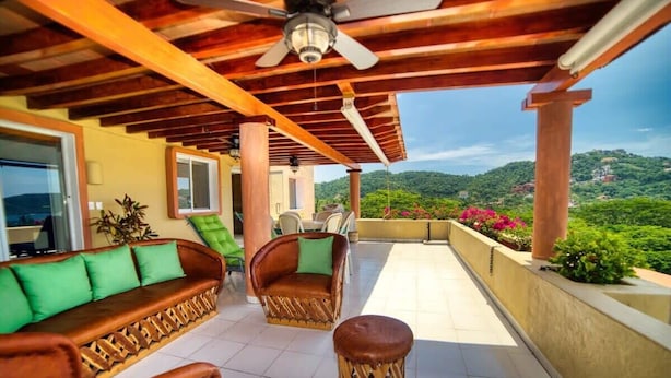 Terrace/patio - Villas del Sol - 2 Bedroom Condo on La Ropa Beach (Zihuatanejo)