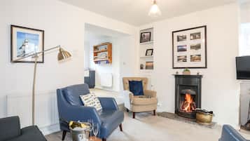 Cottage | Living area