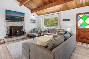 TV, fireplace, offices