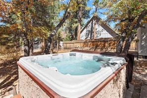 Bain à remous extérieur