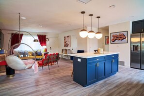 Interior - "The White Rabbit" Palm Springs--60's Inspired Pad (Palm Springs)